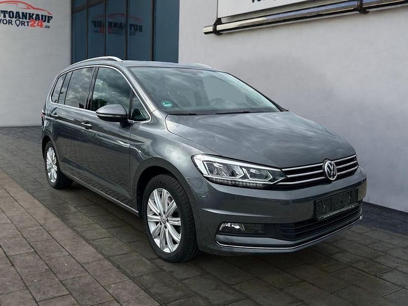 Grau Gebraucht 2018 VW Touran Highline Van / Kleinbus | 16.980 € (Guter Preis) - Bild 1/4