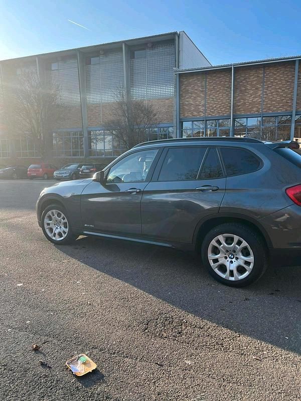Gebraucht BMW X1 143 PS (105 kW) 2014 Silber SUV