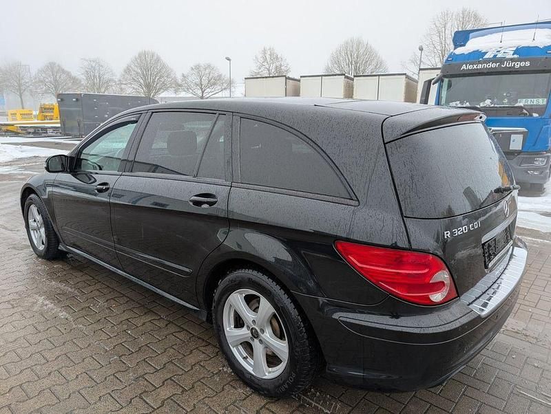 Gebraucht Mercedes R320 224 PS (164 kW) 2009 Schwarz Van / Kleinbus