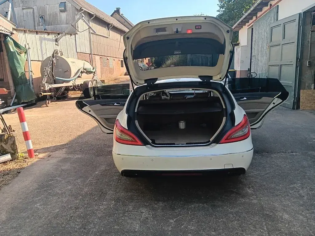 Gebraucht Mercedes CLS350 265 PS (194 kW) 2014 Weiß Limousine