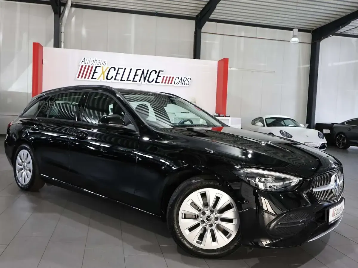 Gebraucht Mercedes C220 Business 200 PS (147 kW) 2023 Schwarz Kombi