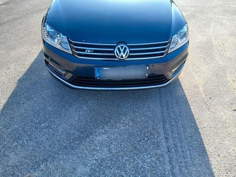 Gebraucht VW Passat Highline 299 PS (219 kW) 2014 Blau Limousine