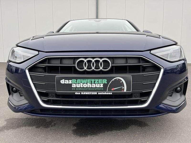 Gebraucht Audi A4 163 PS (119 kW) 2023 Navarrablau Kombi