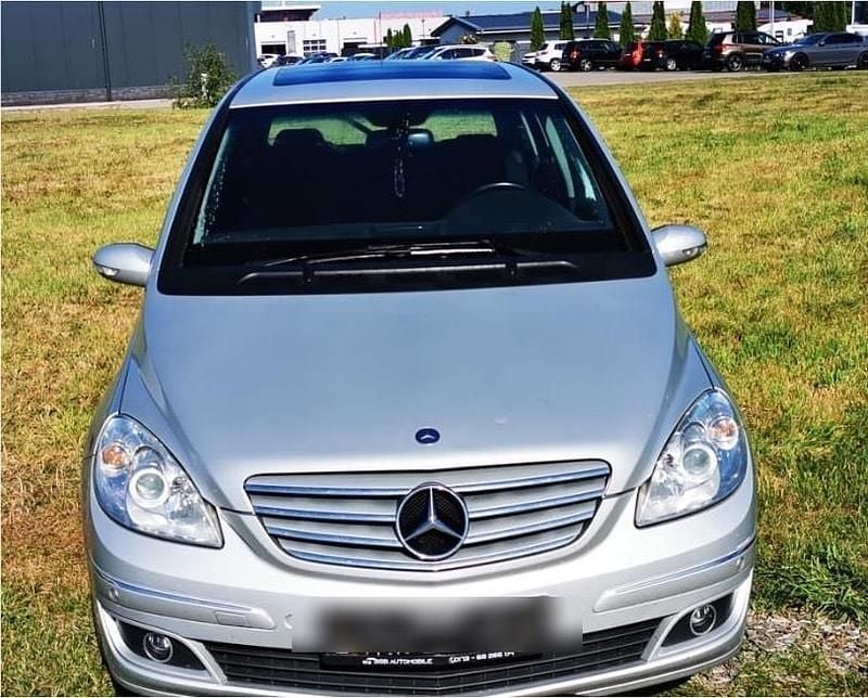 Silber Gebraucht 2006 Mercedes B180 Van / Kleinbus | 2.299 € (Fairer Preis) - Bild 1/4