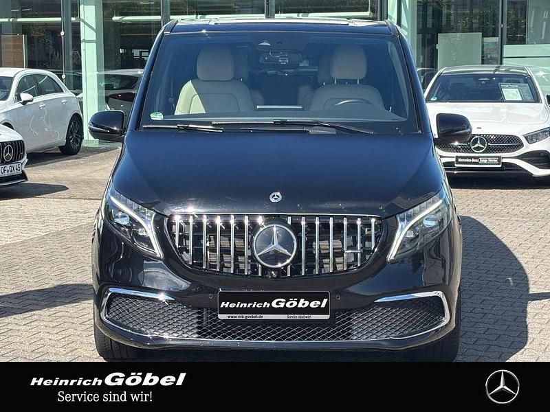 Gebraucht Mercedes V300 237 PS (174 kW) 2023 Schwarz Van / Kleinbus