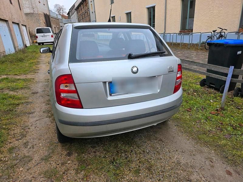Gebraucht Skoda Fabia 60 PS (44 kW) 2002 Silber Kleinwagen