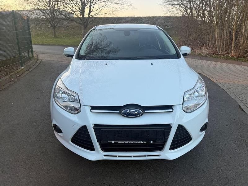 Gebraucht Ford Focus Trend 86 PS (63 kW) 2014 Weiß Limousine