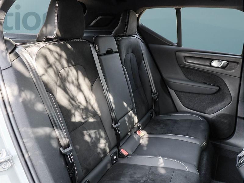 Gebraucht Volvo XC40 Core 163 PS (119 kW) 2025 Grau SUV