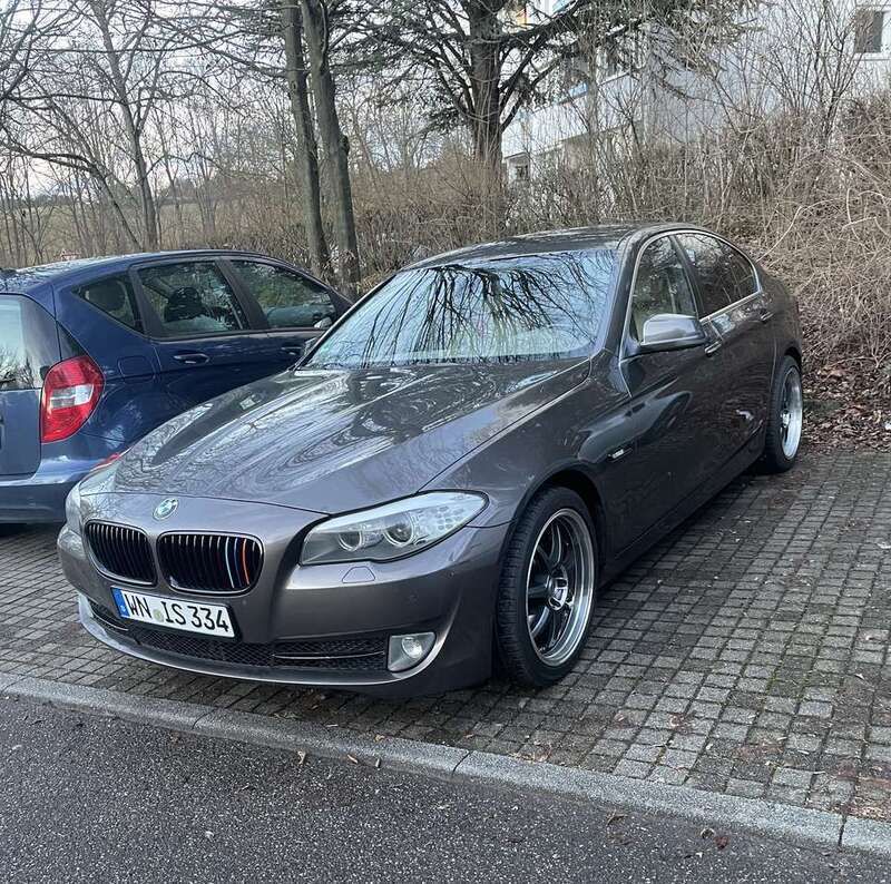 Braun Gebraucht 2010 BMW 530 Limousine | 8.200 € (Guter Preis) - Bild 1/4