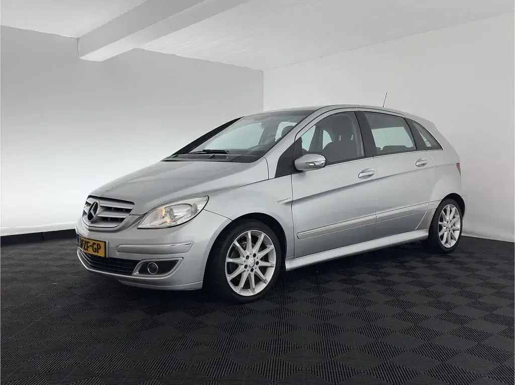 Gebraucht Mercedes B180 109 PS (80 kW) 2008 Grau Van / Kleinbus
