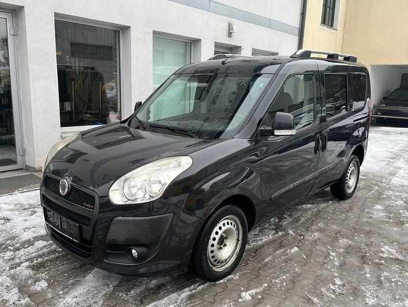 Schwarz Gebraucht 2011 Fiat Doblò Emotion Van / Kleinbus | 2.970 € (Superpreis) - Bild 1/4