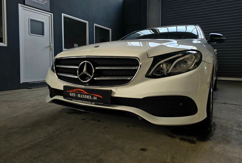 Weiß Gebraucht 2016 Mercedes E200 Avantgarde Limousine | 18.500 € (Guter Preis) - Bild 1/4