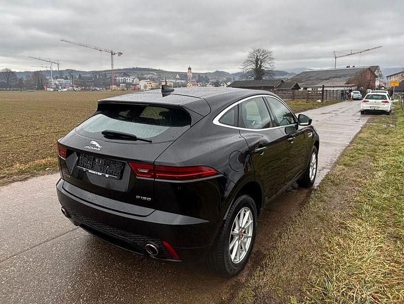 Second-hand Jaguar E-Pace R-Dynamic 150 CP (110 kW) 2019 Negru SUV