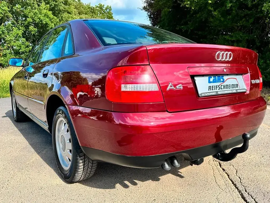 Gebraucht Audi A4 90 PS (66 kW) 2000 Rot Limousine