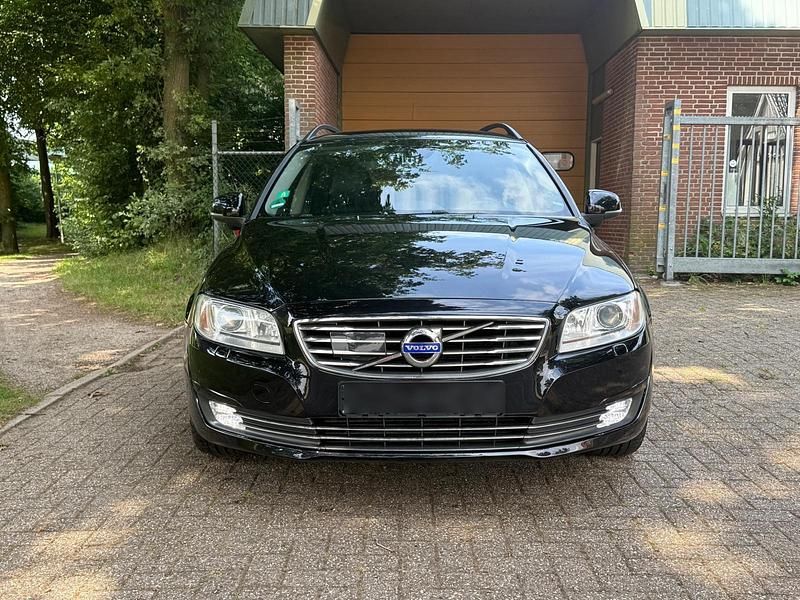 Schwarz Gebraucht 2014 Volvo V70 Kombi | 8.650 € (Fairer Preis) - Bild 1/4