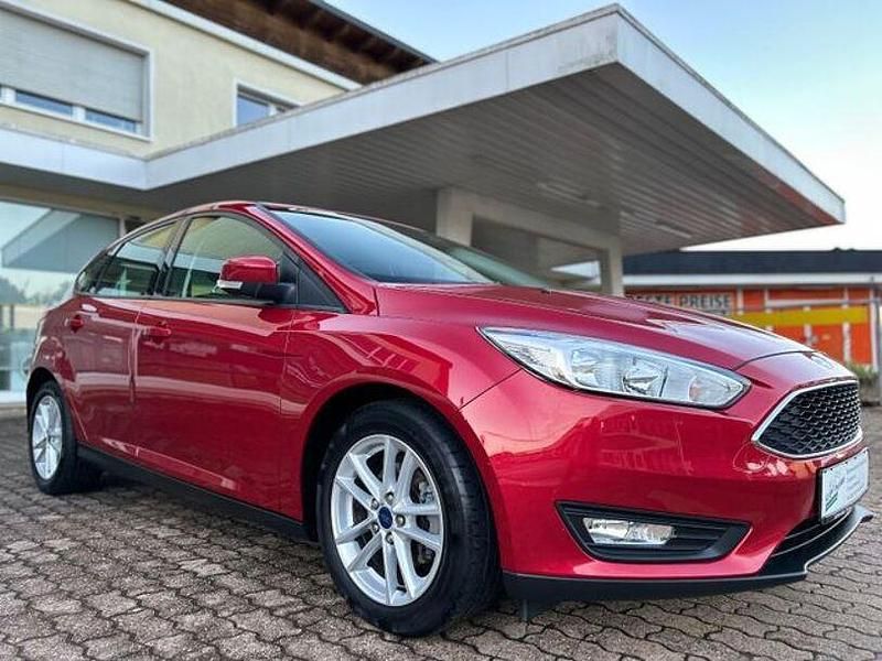 Rot Gebraucht 2018 Ford Focus Business Edition Limousine | 9.990 € (Fairer Preis) - Bild 1/4