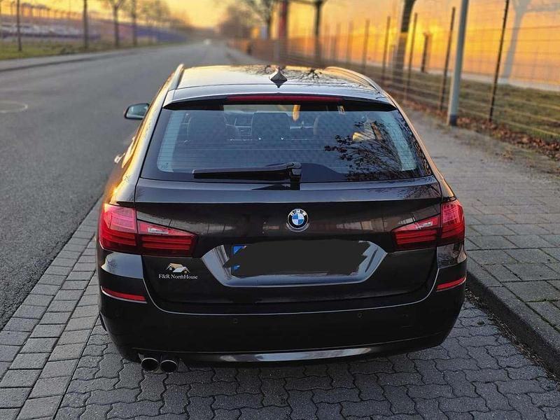 Gebraucht BMW 520 190 PS (139 kW) 2016 Braun Limousine