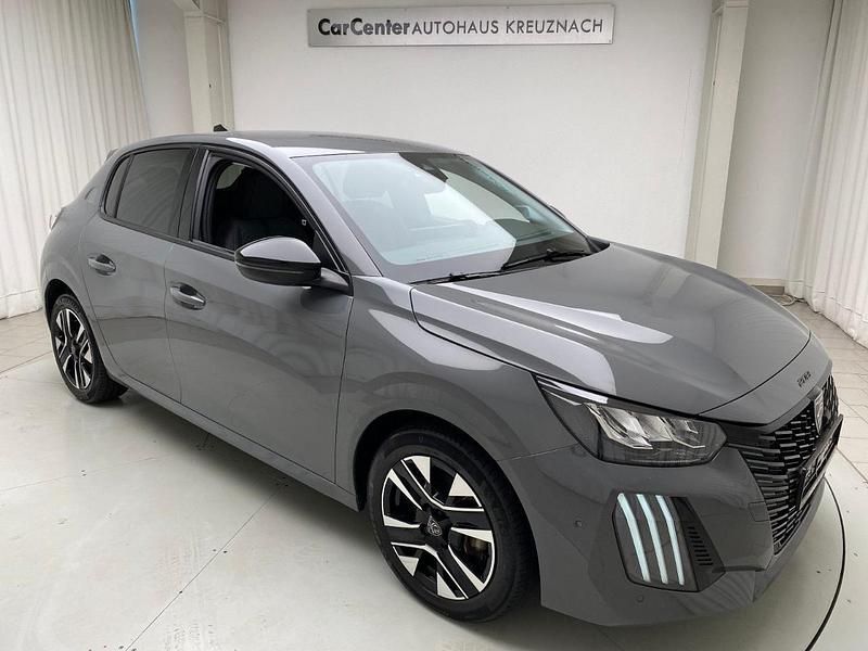 Grau Gebraucht 2024 Peugeot 208 Allure Kleinwagen | 18.500 € (Etwas zu teuer) - Bild 1/1
