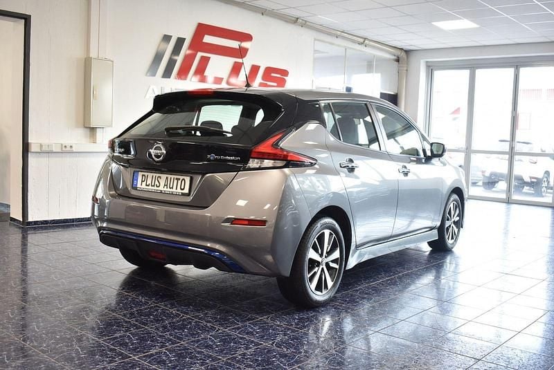 Gebraucht Nissan Leaf Acenta 110 kW (150 PS) 2021 Grau Kleinwagen