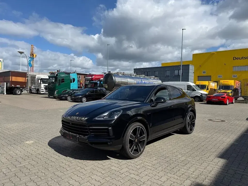 Gebraucht Porsche Cayenne E-Hybrid Coupe 340 PS (250 kW) 2021 Schwarz SUV