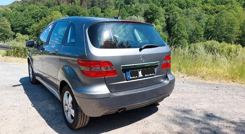 Gebraucht Mercedes B180 116 PS (85 kW) 2009 Grau Van / Kleinbus