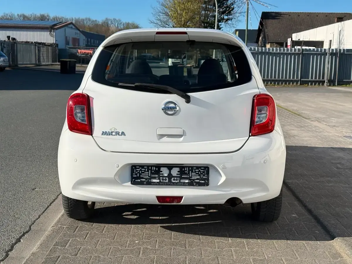 Używany Nissan Micra 98 KM (72 kW) 2015 Biały Hatchback