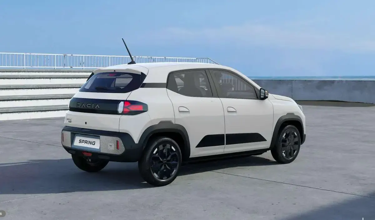 Neu Dacia Spring Extreme 74 kW (101 PS) 2026 Koalinweiß Kleinwagen