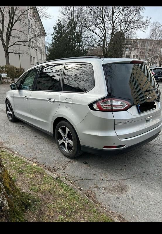 Gebraucht Ford Galaxy 150 PS (110 kW) 2016 Silber Van / Kleinbus