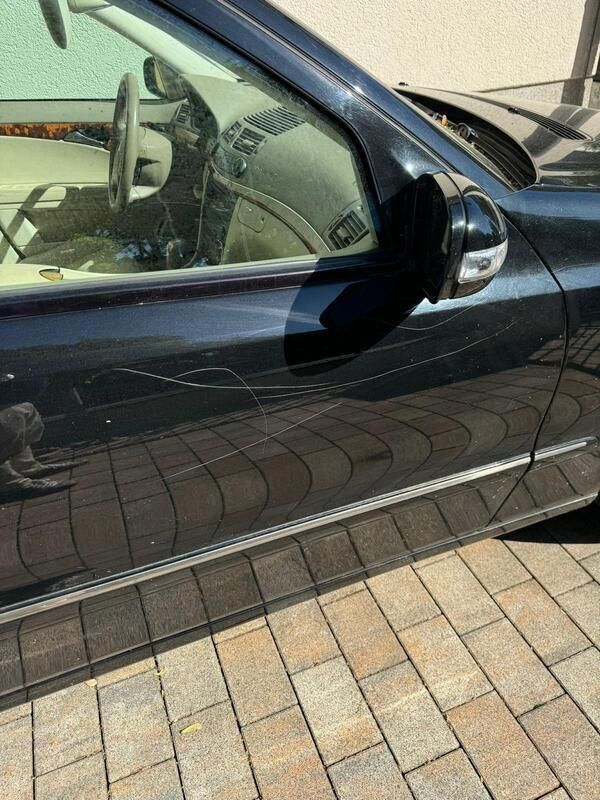 Schwarz Gebraucht 2003 Mercedes E320 Limousine | 3.770 € (Guter Preis) - Bild 1/4