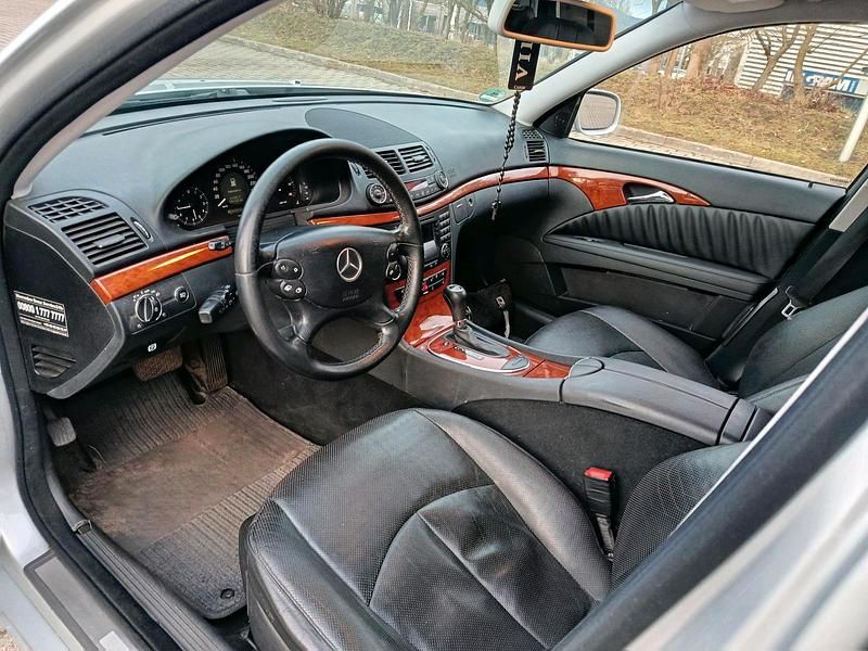 Gebraucht Mercedes E320 224 PS (164 kW) 2007 Silber Kombi