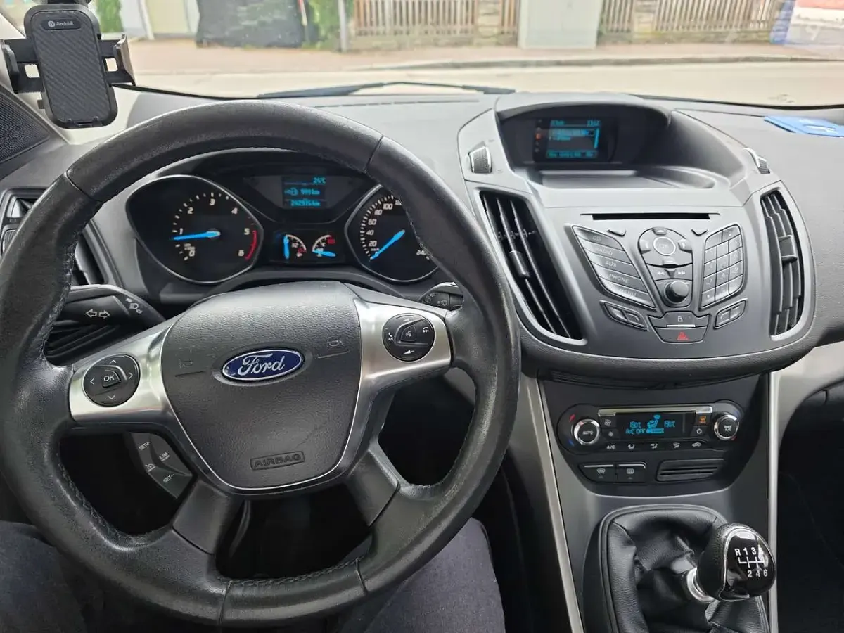 Gebraucht Ford Kuga Trend 150 PS (110 kW) 2014 Weiß SUV