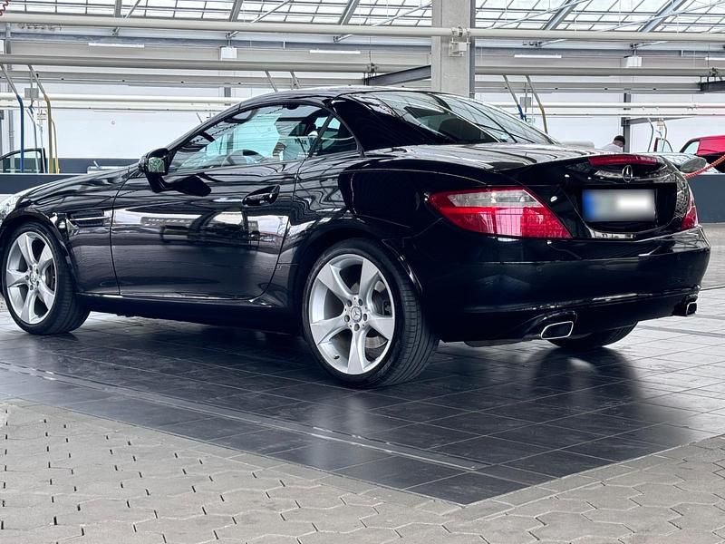 Gebraucht Mercedes SLK200 184 PS (135 kW) 2012 Schwarz Cabrio