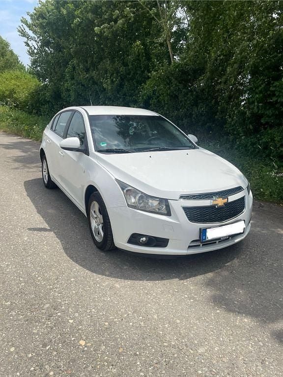 Weiß Gebraucht 2012 Chevrolet Cruze LT Limousine | 4.200 € (Fairer Preis) - Bild 1/4