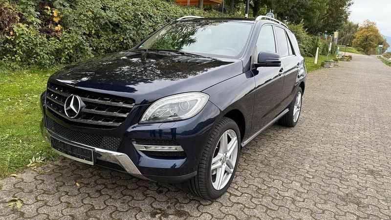 Gebraucht Mercedes ML350 258 PS (189 kW) 2012 Blau SUV