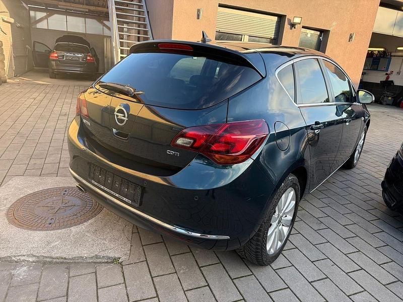 Gebraucht Opel Astra 165 PS (121 kW) 2014 Grün Limousine