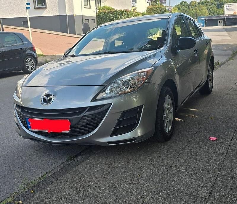 Grau Gebraucht 2010 Mazda 3 Active Plus Limousine | 3.300 € (Superpreis) - Bild 1/4