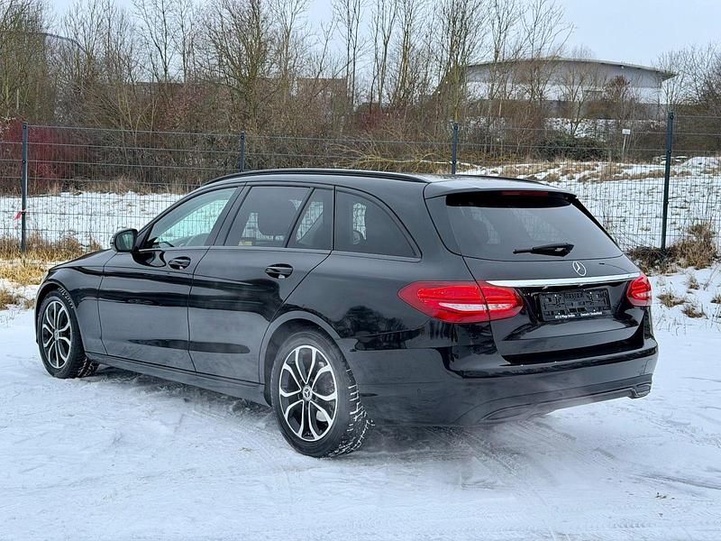 Gebraucht Mercedes C180 Avantgarde 156 PS (114 kW) 2017 Schwarz Kombi