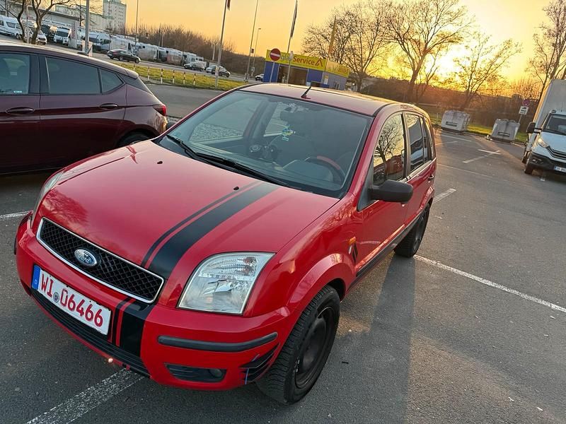 Gebraucht Ford Fusion 101 PS (74 kW) 2005 Rot Kleinwagen