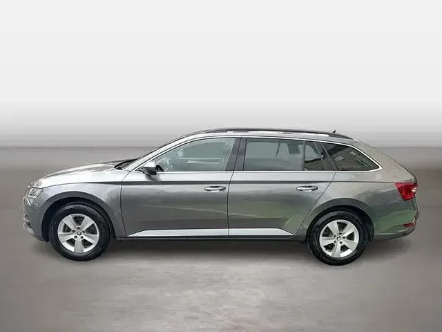 Gebraucht Skoda Superb Ambition 150 PS (110 kW) 2022 Grau Kombi