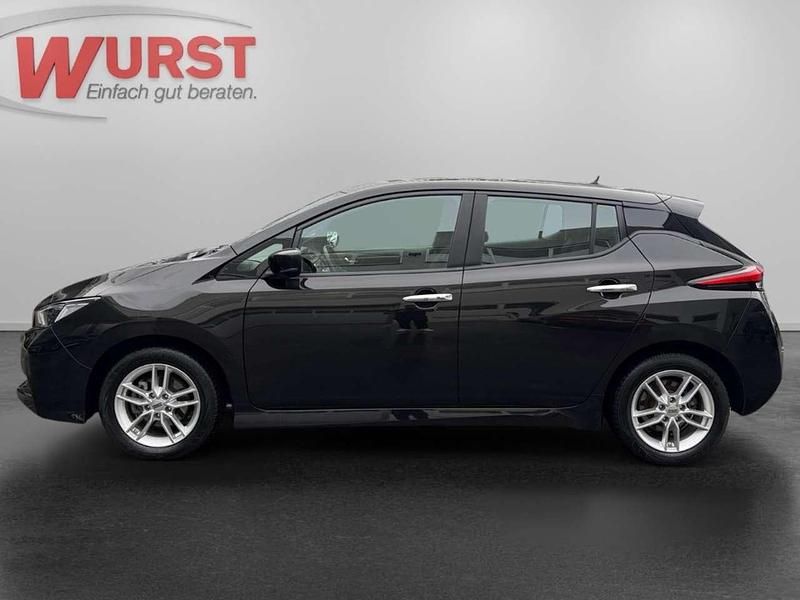 Gebraucht Nissan Leaf Acenta 110 kW (150 PS) 2021 M) (schwarz Kleinwagen