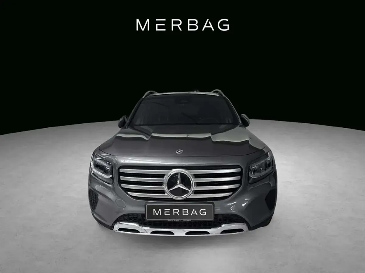 Gebraucht Mercedes GLB180 116 PS (85 kW) 2025 Metalliclack mountaingrau SUV
