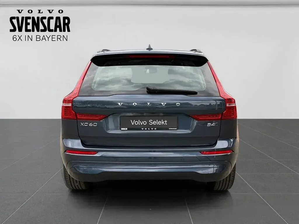 Gebraucht Volvo XC60 Core 197 PS (144 kW) 2023 Blau SUV