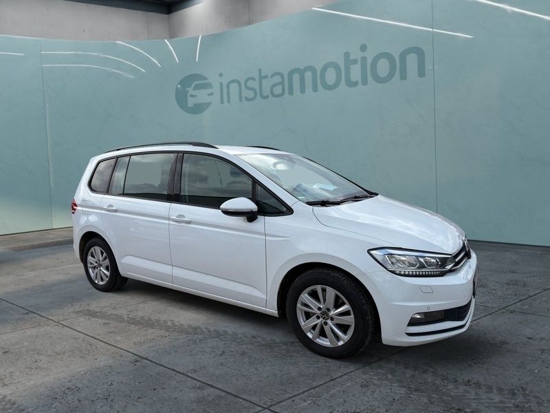 Weiß Gebraucht 2020 VW Touran Comfortline Van / Kleinbus | 24.640 € (Teuer) - Bild 1/4