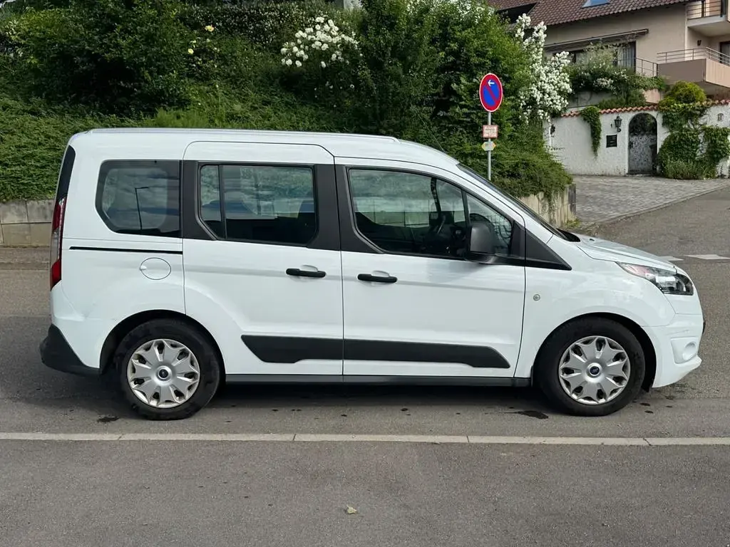 Gebraucht Ford Tourneo Connect Trend 101 PS (74 kW) 2017 Weiß Van / Kleinbus