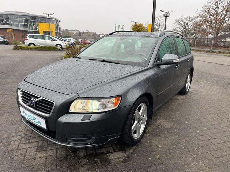 Gebraucht Volvo V50 125 PS (91 kW) 2009 Titangraumetallic (metallic) Kombi