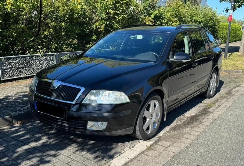 Schwarz Gebraucht 2005 Skoda Octavia Kombi | 2.490 € (Fairer Preis) - Bild 1/4