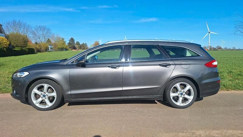 Gebraucht Ford Mondeo 150 PS (110 kW) 2015 Grau Kombi