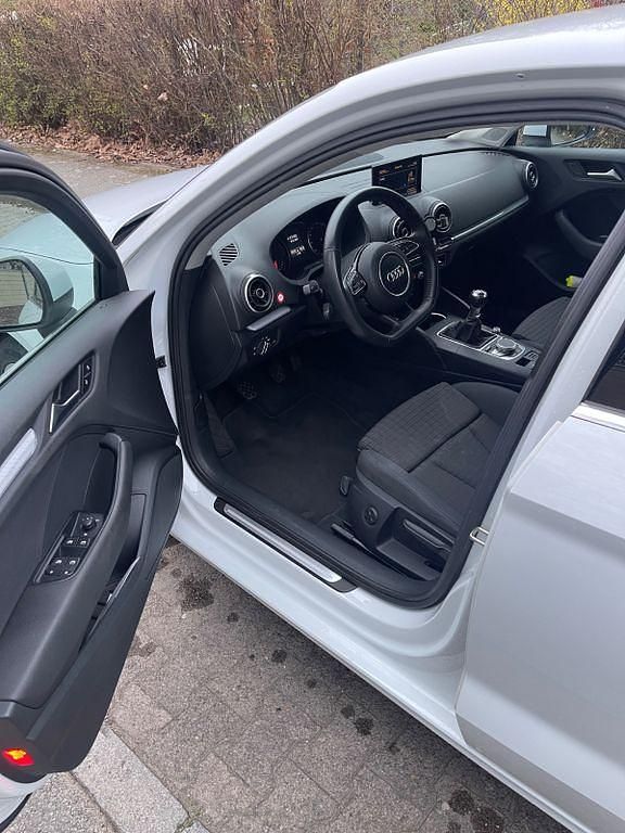 Gebraucht Audi A3 Ambition 140 PS (102 kW) 2013 Weiß Limousine