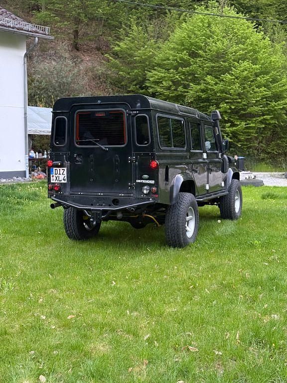 Gebraucht Land Rover Defender 122 PS (89 kW) 2012 Schwarz SUV