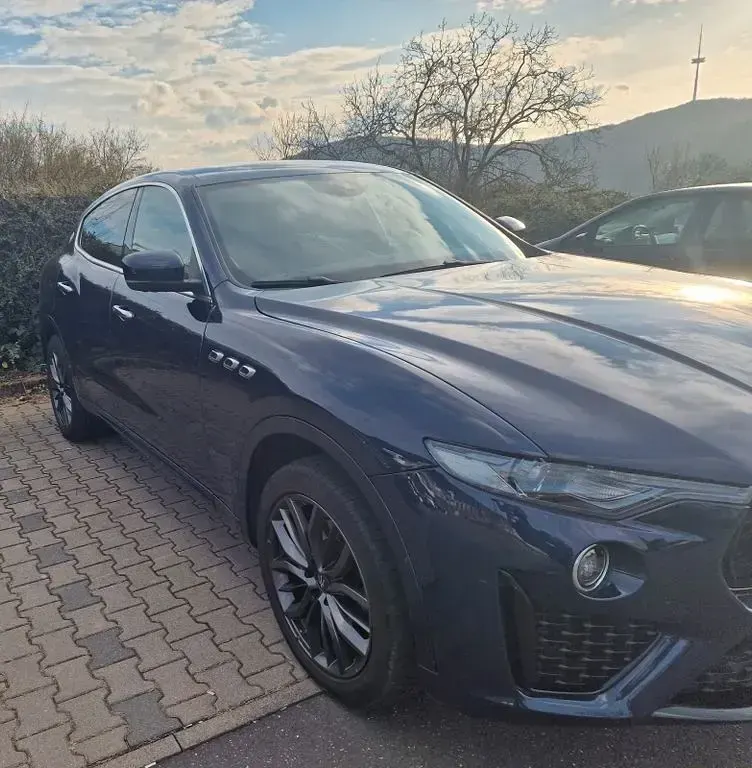 Gebraucht Maserati Levante 349 PS (256 kW) 2019 Blau SUV